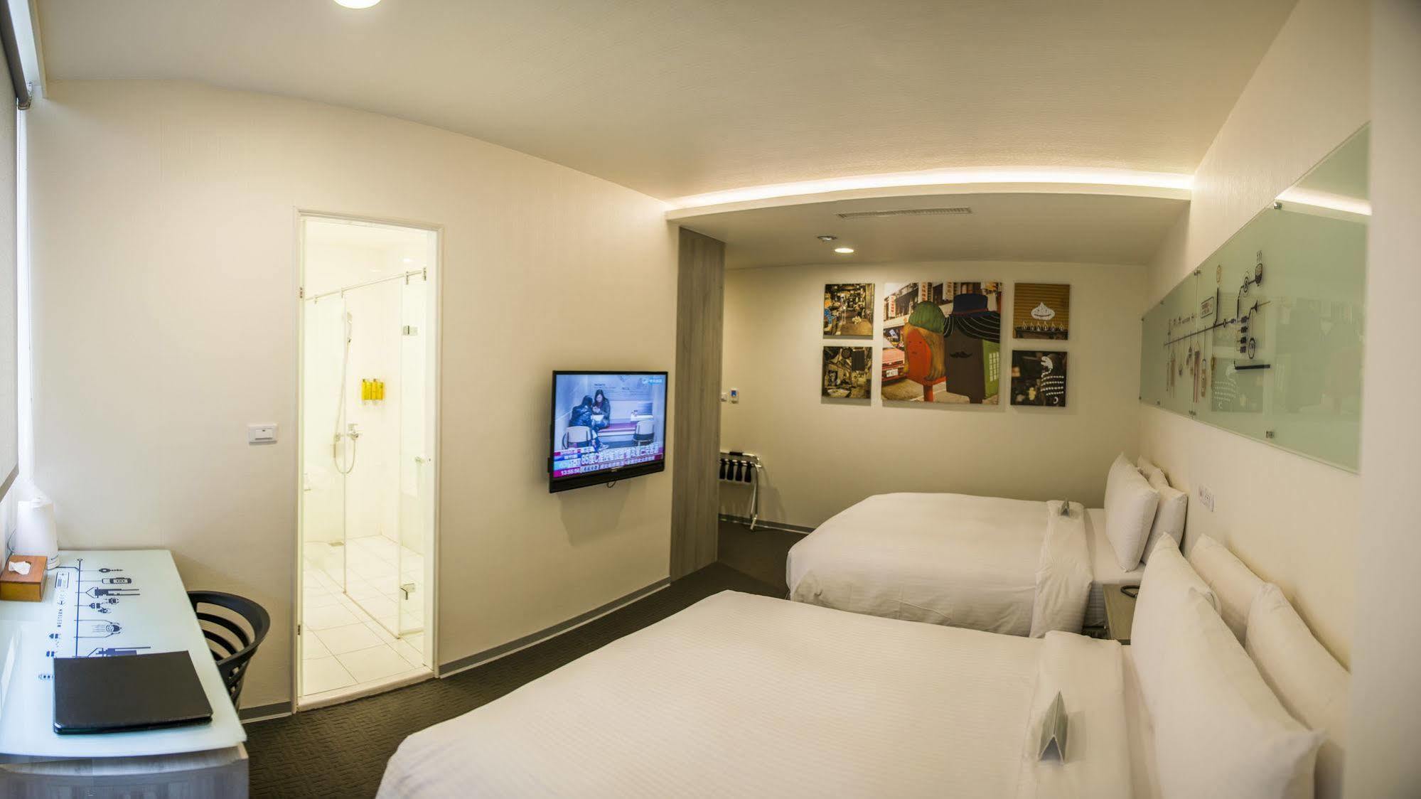 Olah Poshtel - Taichung Station Hotel Buitenkant foto
